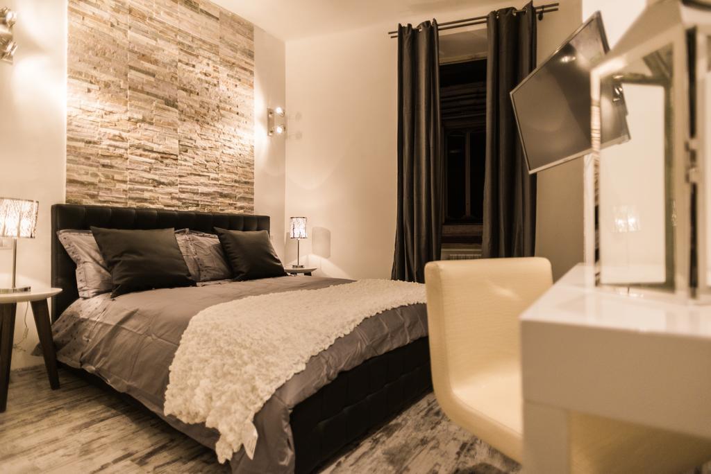 Trevi & Pantheon Luxury Rooms Rome Room photo